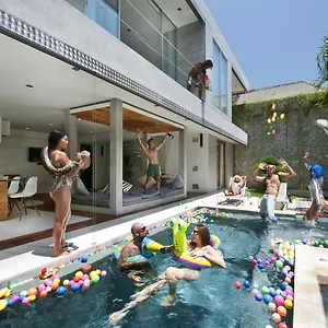 villa-4br-minggu-minggu-villas-seminyak.hotelsseminyak.net/